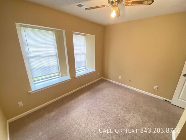 Building Photo - 106 Eaton Way