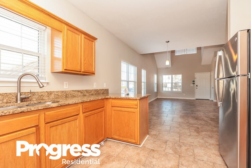 Building Photo - 1207 Larzelere Ln