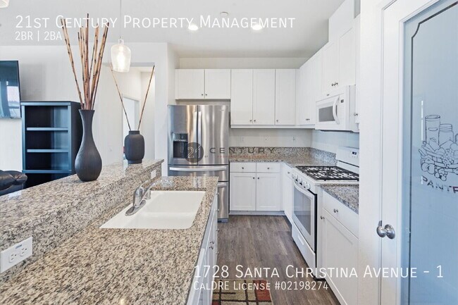 Building Photo - 1728 Santa Christina Ave