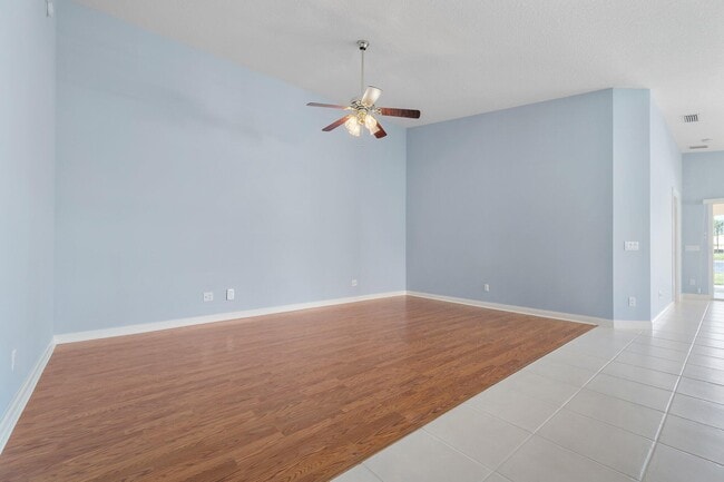 Building Photo - 9083 SE Hawks Nest Ct