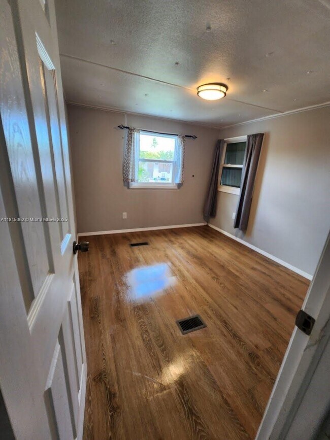 Building Photo - 4248 Hibiscus Cir