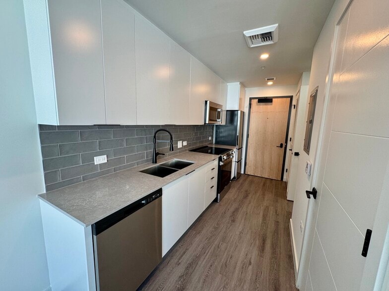 Primary Photo - 355 NW 19th Ln