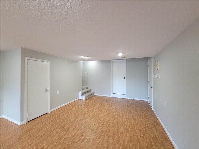 Building Photo - 18309 Sandy Cove Dr