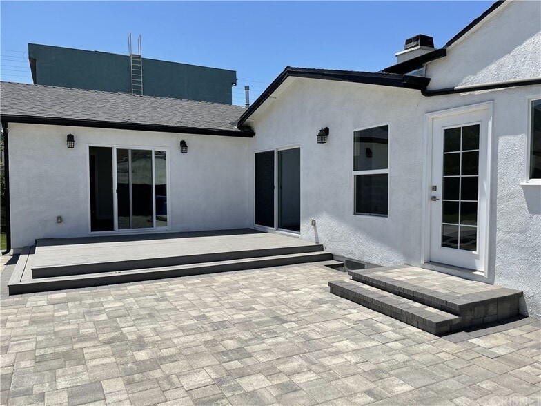 Building Photo - 6824 Tobias Ave