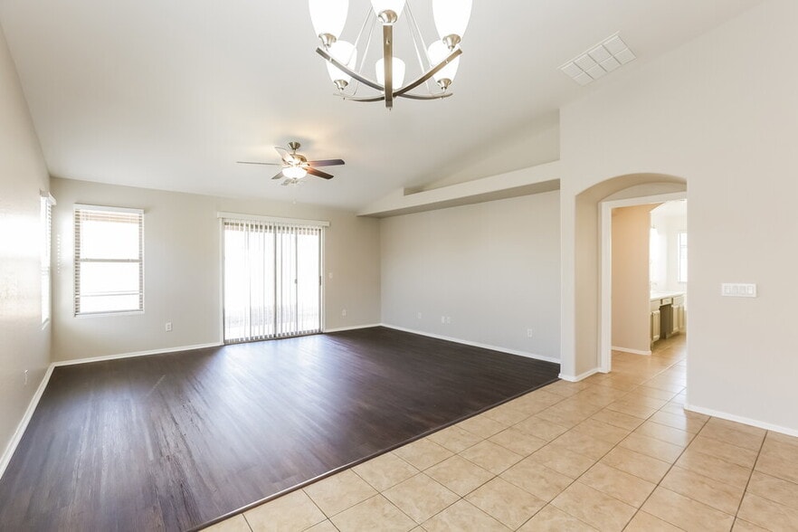 Building Photo - 6622 S 23rd Ave