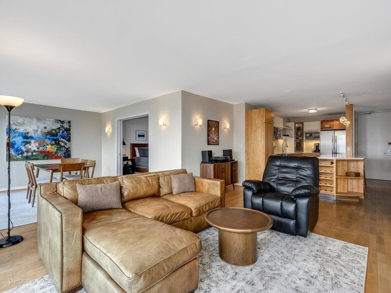 Building Photo - 2020 N Lincoln Park W