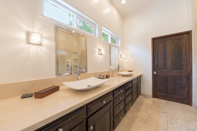 Building Photo - 4713 Bedel St