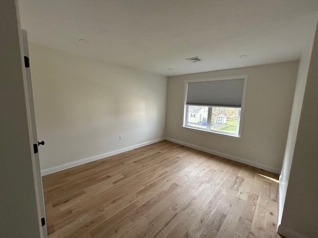 Building Photo - 189 Greenwood St