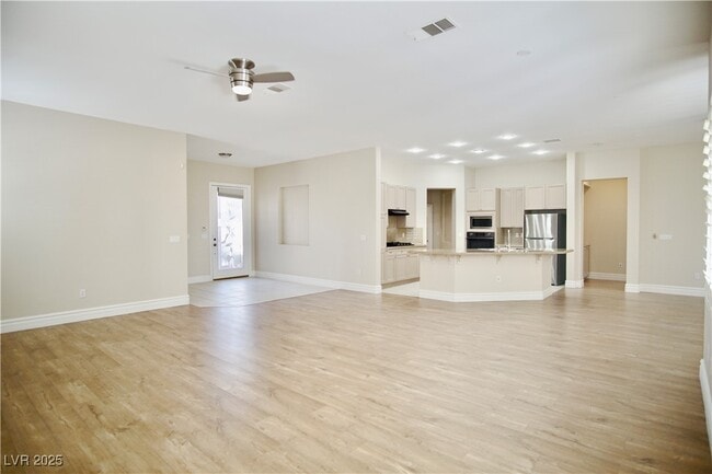 Building Photo - 66 Sunset Bay St