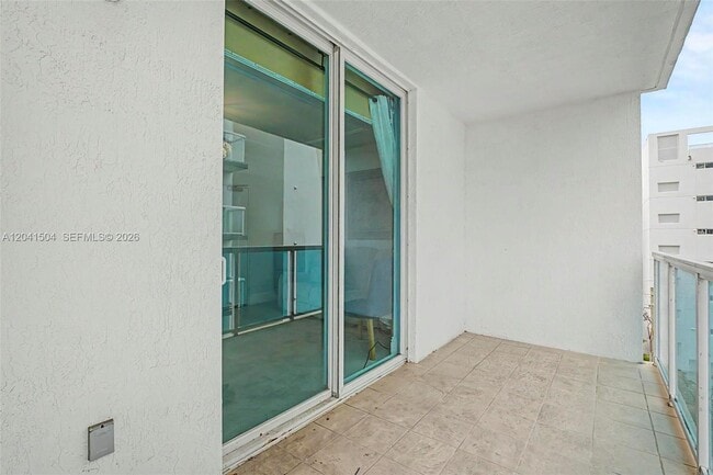 Building Photo - 1723 SW 2nd Ave