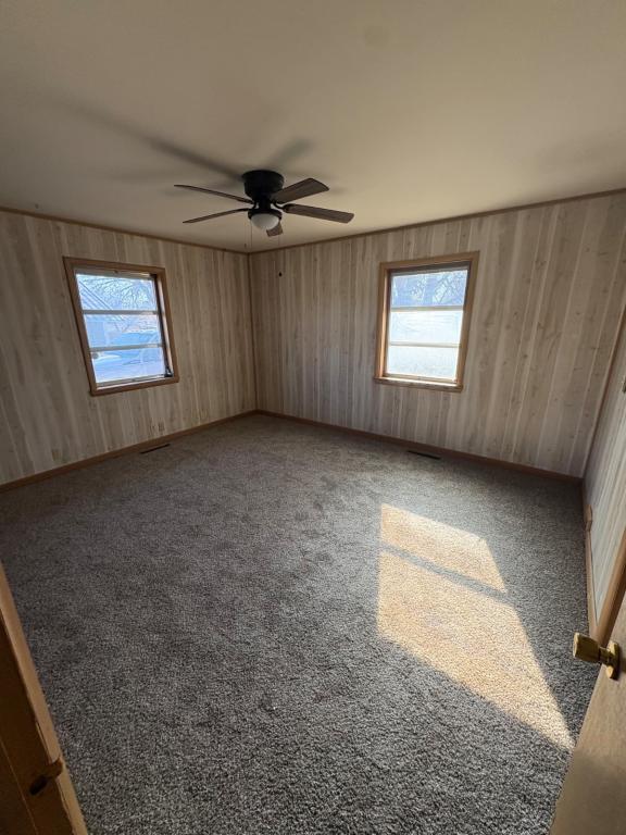 Building Photo - 603 E Maple St