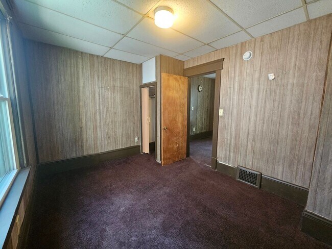Building Photo - 449 S Prospect St