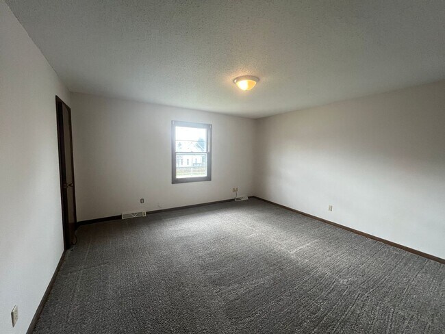 Building Photo - 401 W Jackson St
