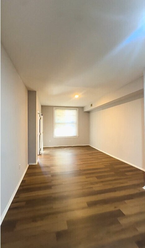 Building Photo - 4215 W Girard Ave