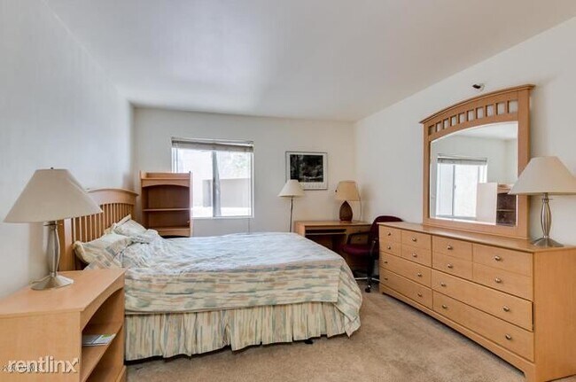 Building Photo - 4444 E Paradise Village Pkwy N