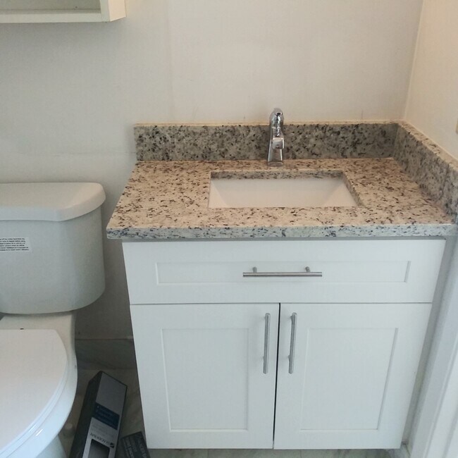 Main bathroom - 2811 NE 15th St