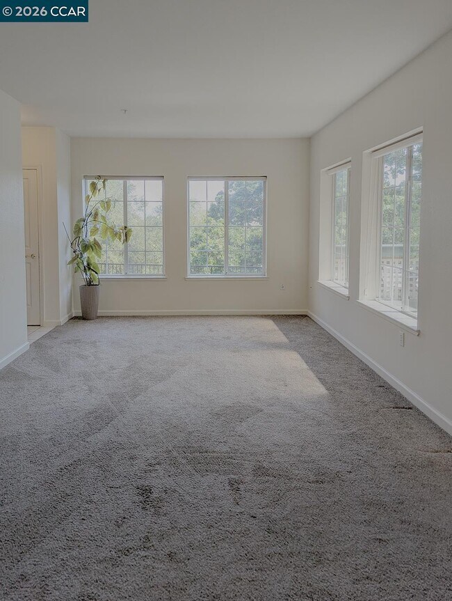 Building Photo - 111 Stone Pine Ln