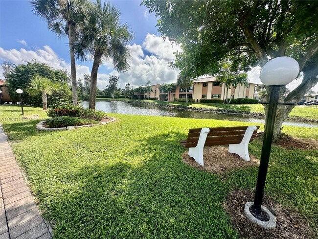 Building Photo - 6300 Royal Woods Dr