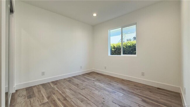 Building Photo - 1346 Fraser Ave
