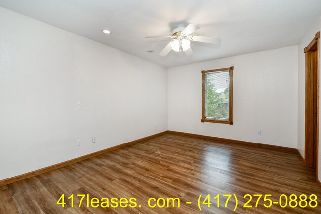 Building Photo - 1257 E Lakewood St