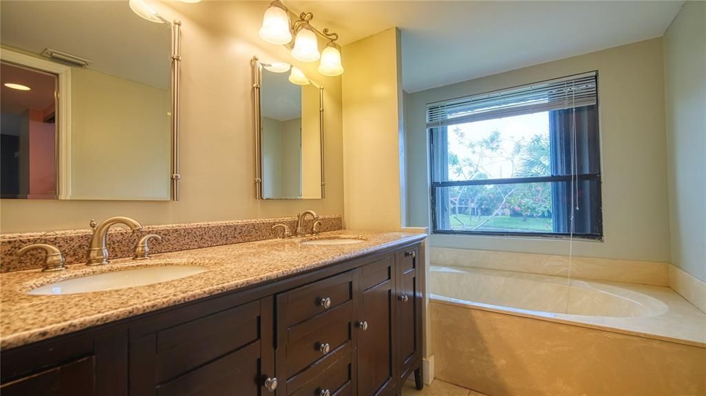 Building Photo - 11101 SW 15th Manor