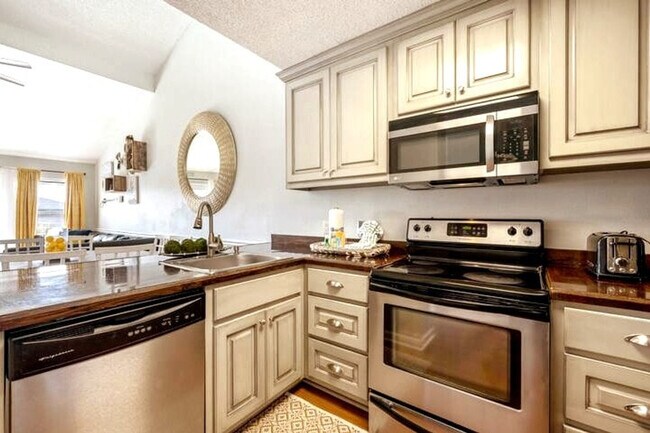 Building Photo - 149 Durango Rd