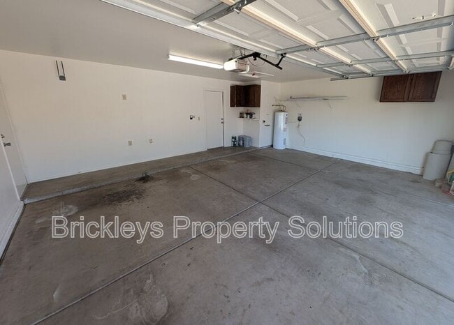 Building Photo - 618 W Tumbleweed Rd
