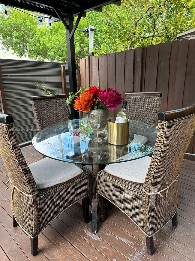 Building Photo - 1937 Sans Souci Blvd