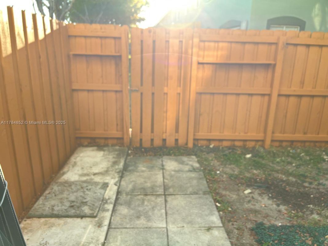 Building Photo - 2460 SE 15th Pl