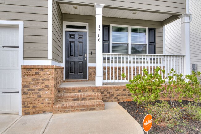 Building Photo - Beautiful home with a Walkout Basement