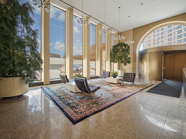 Building Photo - 1 Gold St