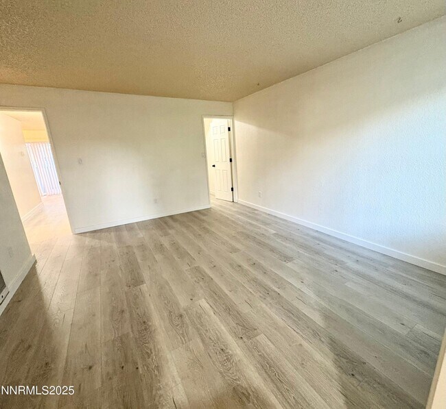 Building Photo - 3948 Clear Acre Ln