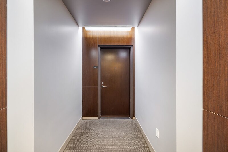 Building Photo - 1100 Wilshire Blvd
