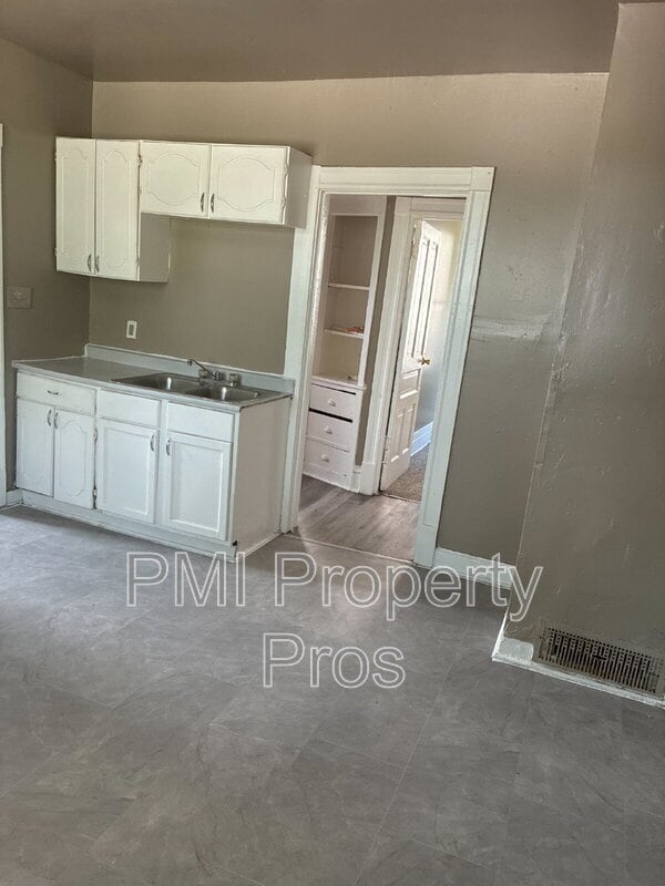 Building Photo - 1413 N 37th St