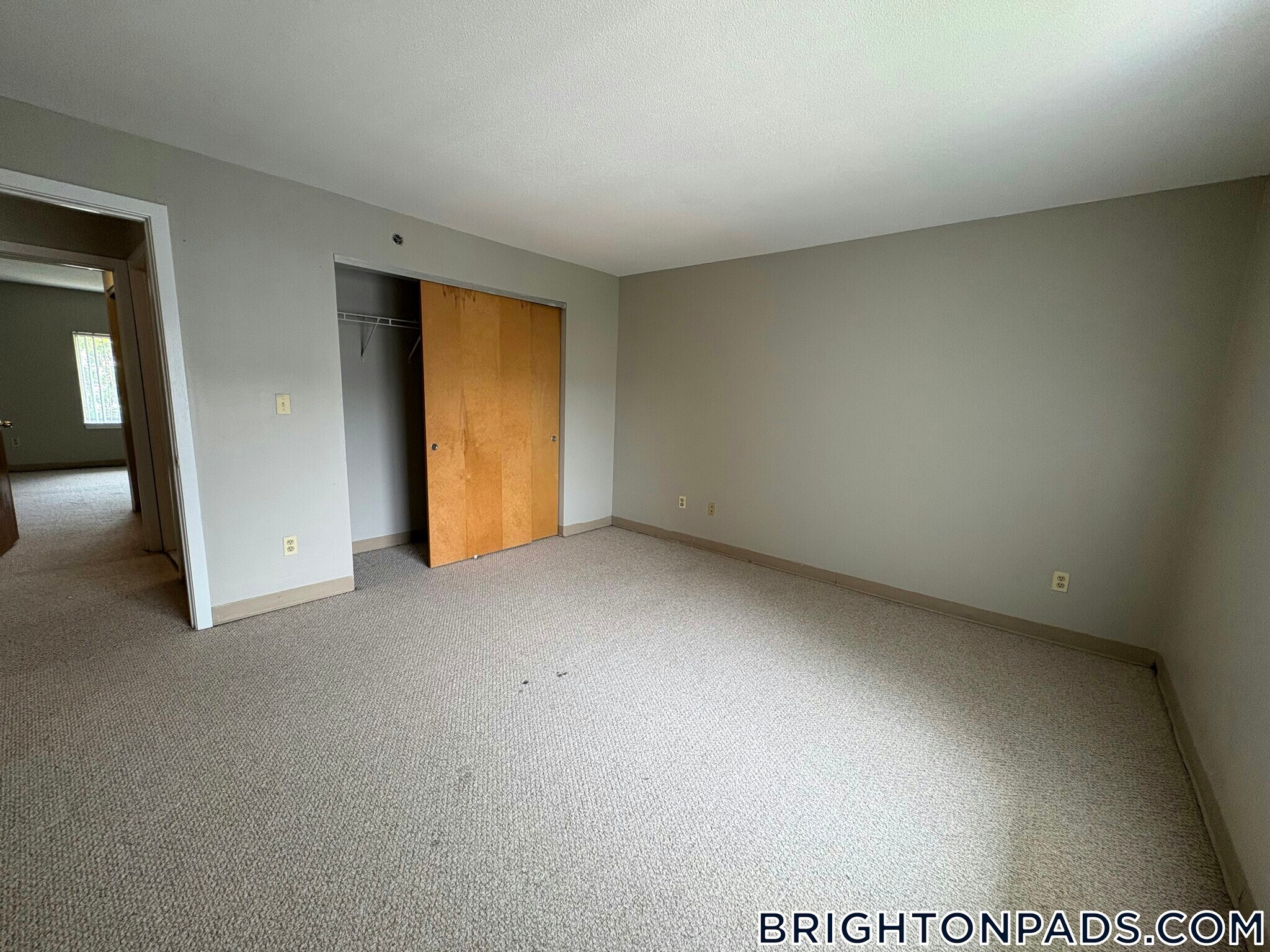 Building Photo - 142 N Beacon St