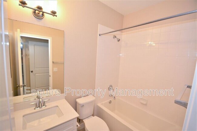 Building Photo - 205 Westpark Ct