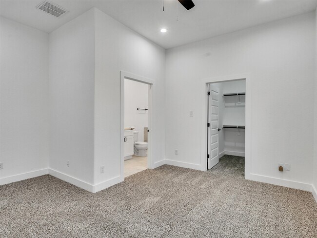 Building Photo - 7358 Guadalcanal Rd