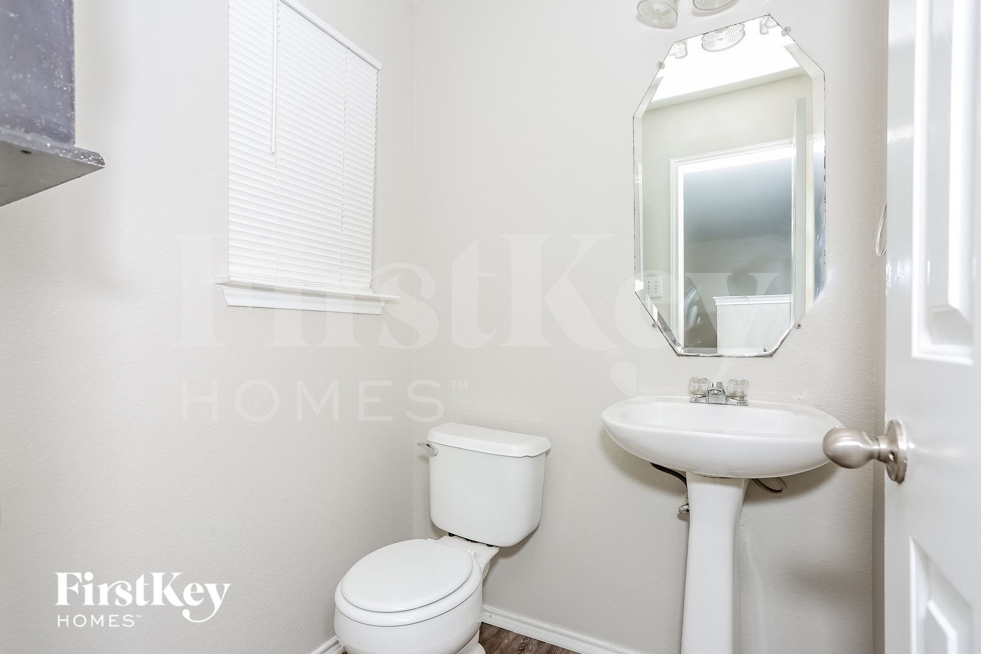 Building Photo - 3010 Dusty Oak Dr