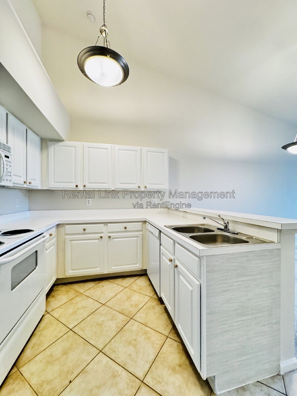 Building Photo - 4105 Residence Drive