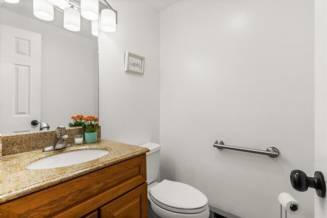 Building Photo - 56 Durham Rd