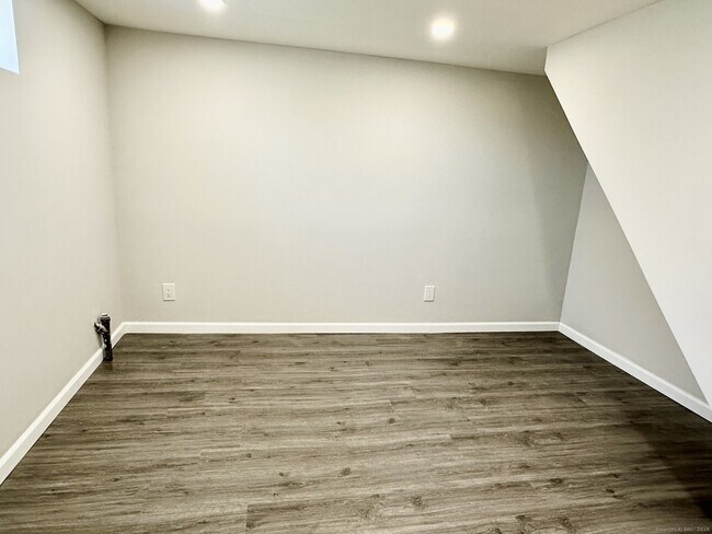 Building Photo - 12 Burgess Pl