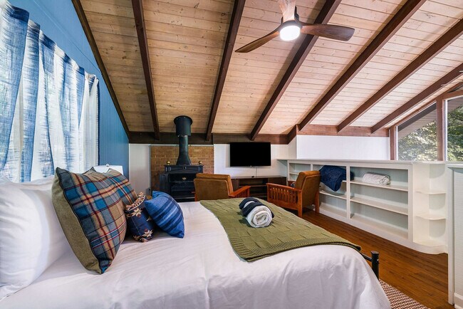 Building Photo - 2964 Hopkins Dr