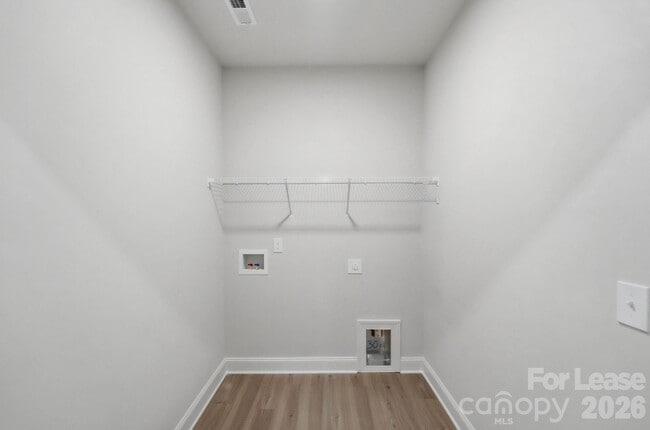Building Photo - 645 Brookwood St