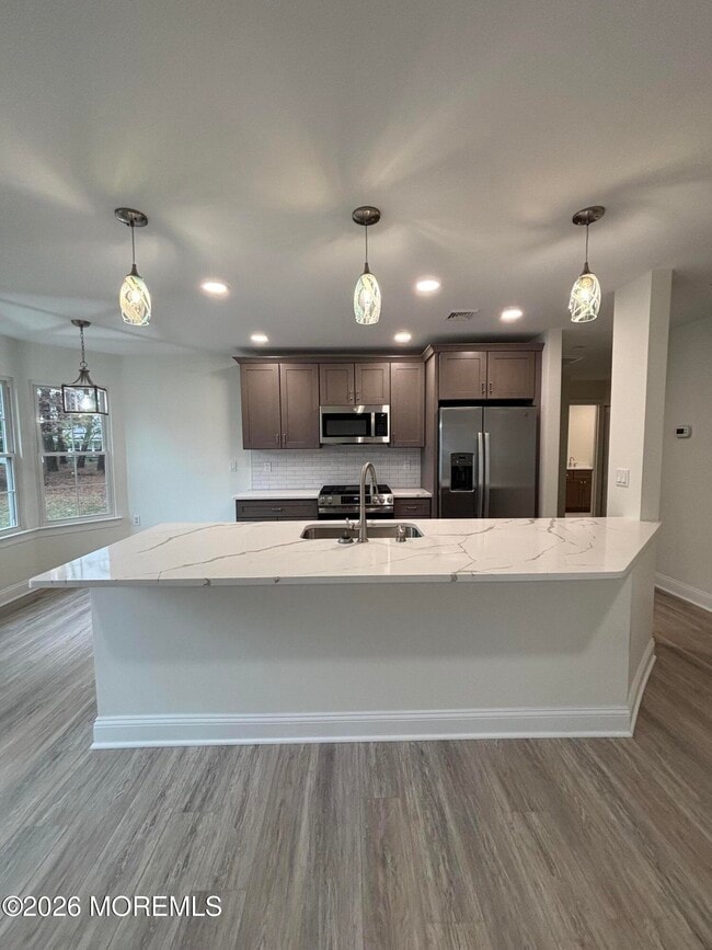 Building Photo - 2 Sheffield Pl