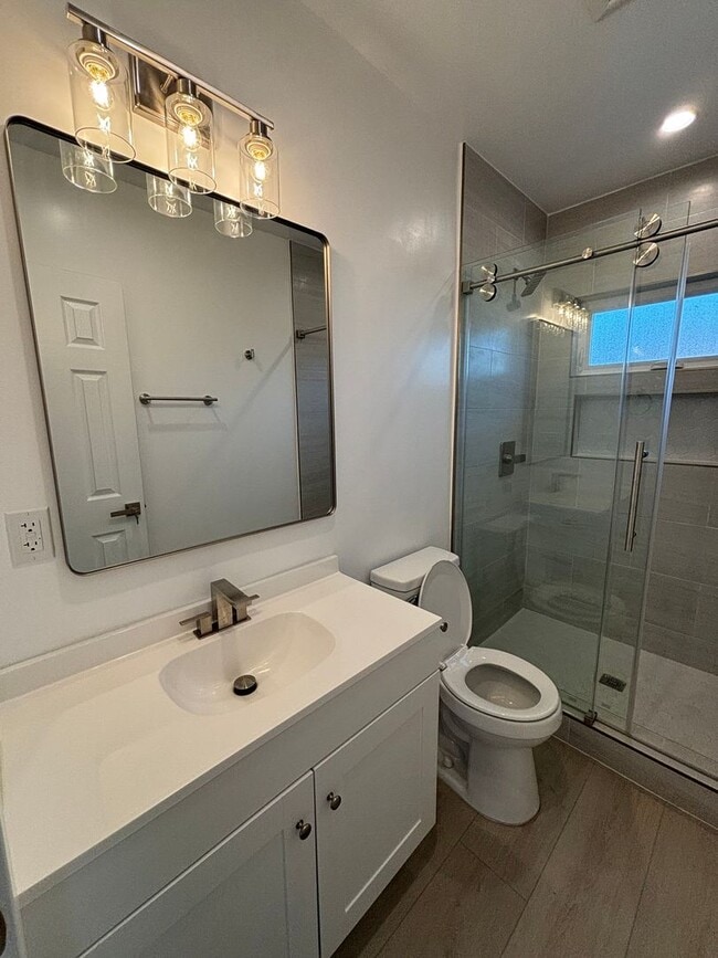 Building Photo - Eldora, 10313-10321 1/2