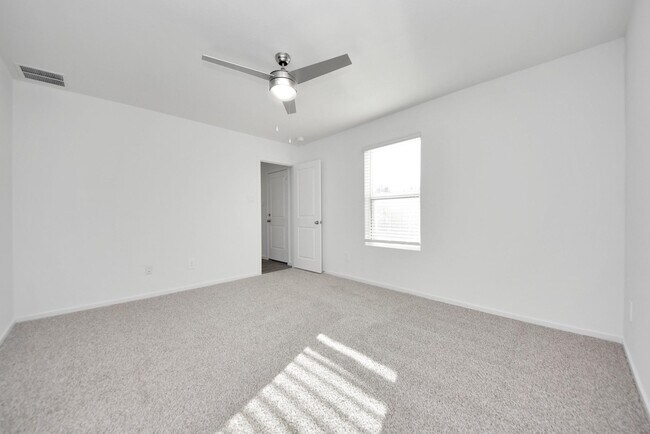 Building Photo - 14315 Leafy Willow Dr