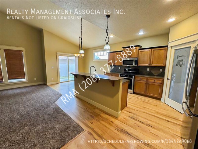 Building Photo - 919 E Boise Ave