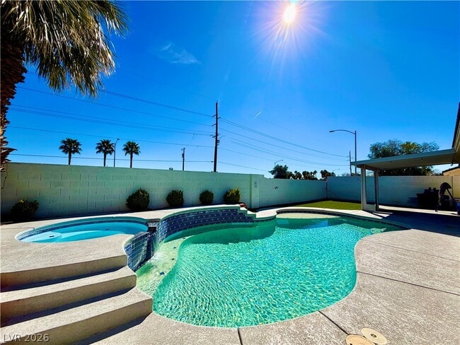 Building Photo - 5524 Flora Spray St