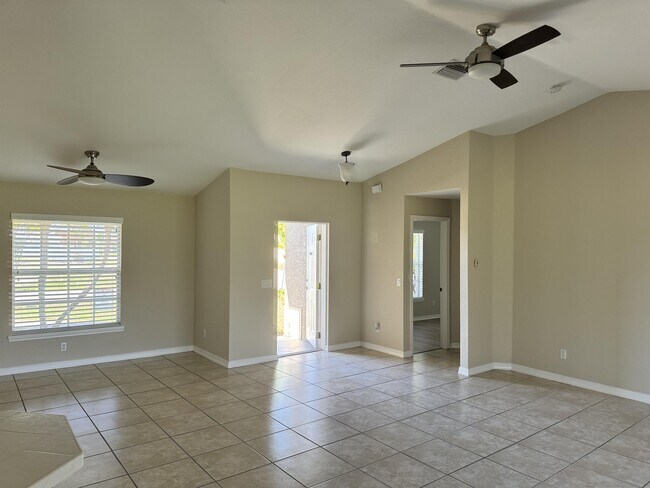 Building Photo - 3927 SW 16th Pl