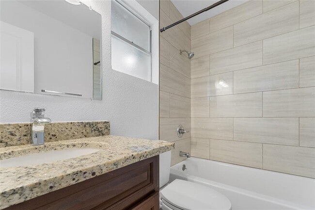 Building Photo - 3020 Great Valley Dr